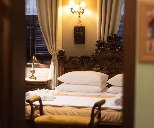 Bujtina Sidheri 酒店 科尔察